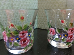 夏向き涼しげグラス、エナメルの花が可愛いです♪