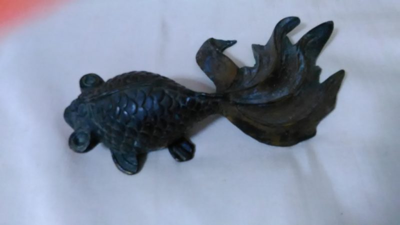 銅器　金魚の置物