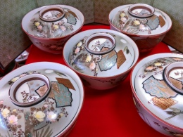 大正九谷の蓋茶碗
